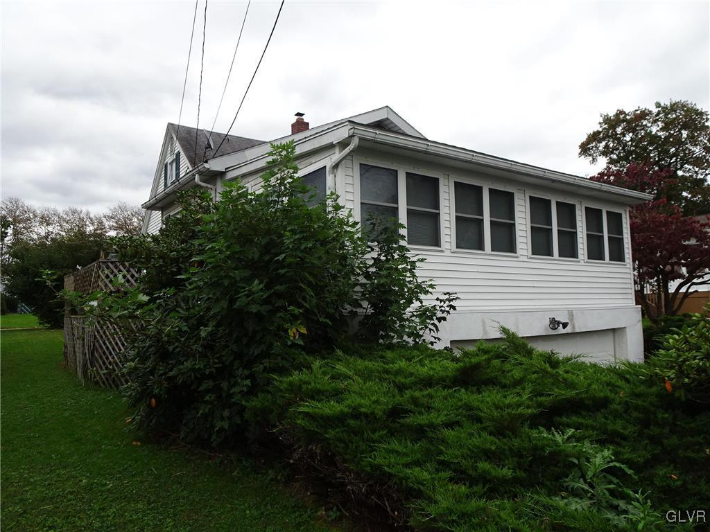 432 Locust Road Hellertown, PA 18055 - Photo 5 of 25 Gallery Image 5