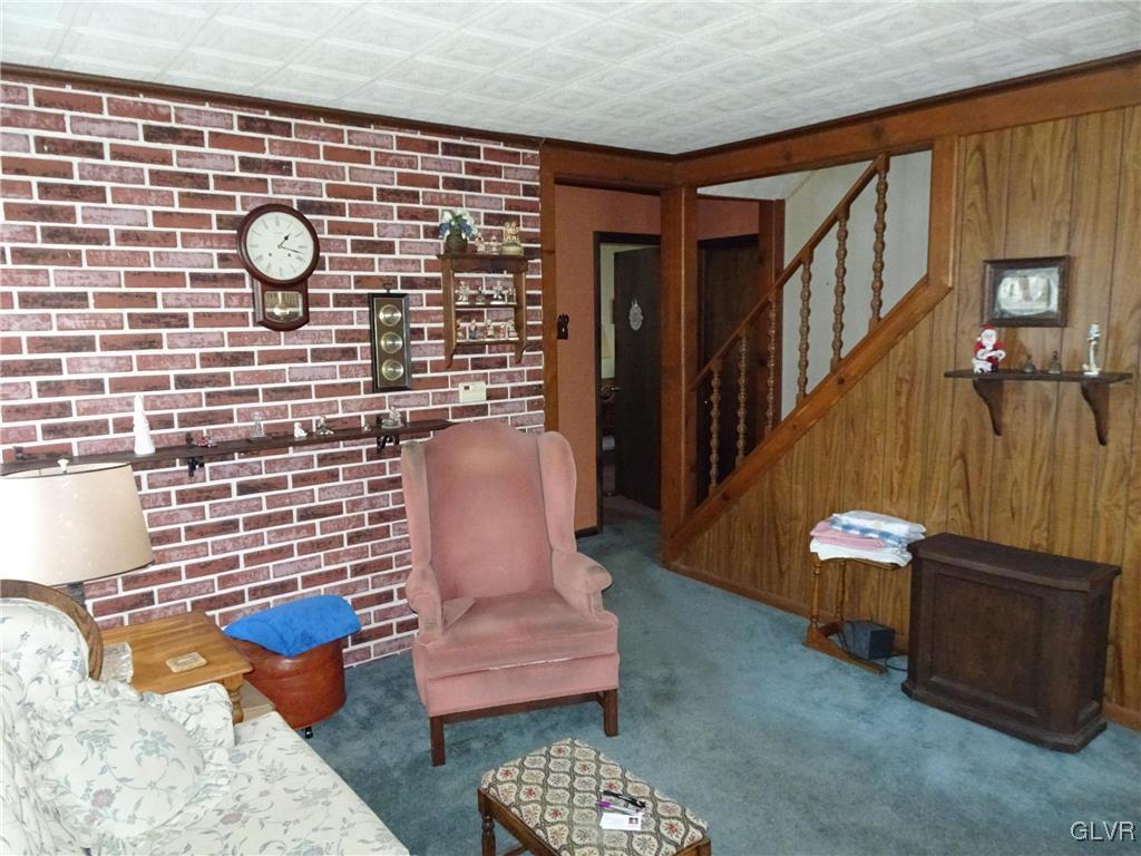 432 Locust Road Hellertown, PA 18055 - Photo 8 of 25 Gallery Image 8