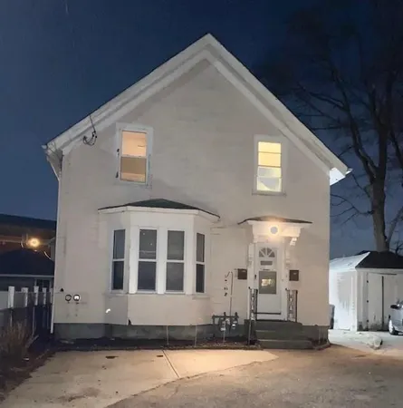 $2,000 | 35 Mary Avenue, Unit 2, East Providence, RI 02914
