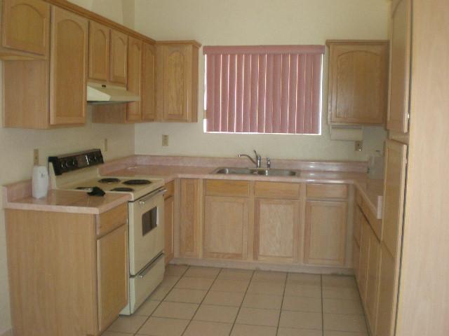 960 Paseo Escoba Rio Rico, AZ 85648 - Photo 4 of 5