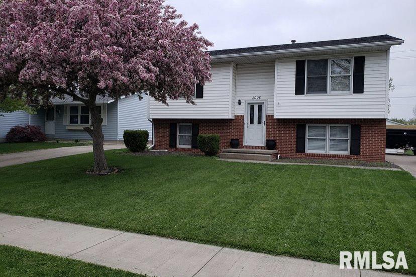 2028 Skipton Road Springfield, IL 62702 - Photo 1 of 1