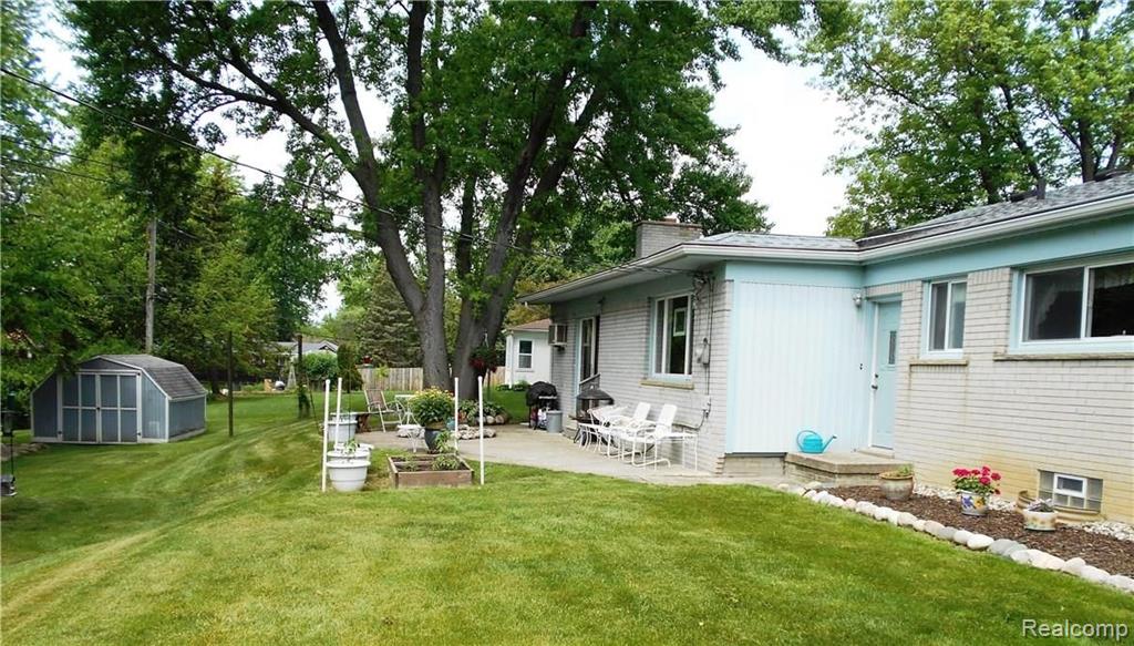 28313 Westerleigh Road Farmington Hills, MI 48334 - Photo 6 of 34