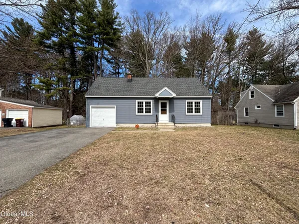 $249,900 | 3067 Sunset Lane, Guilderland, NY 12303