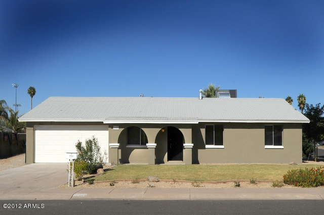 1628 West Calavar Road Phoenix, AZ 85023 - Photo 6 of 20 R-1628 W