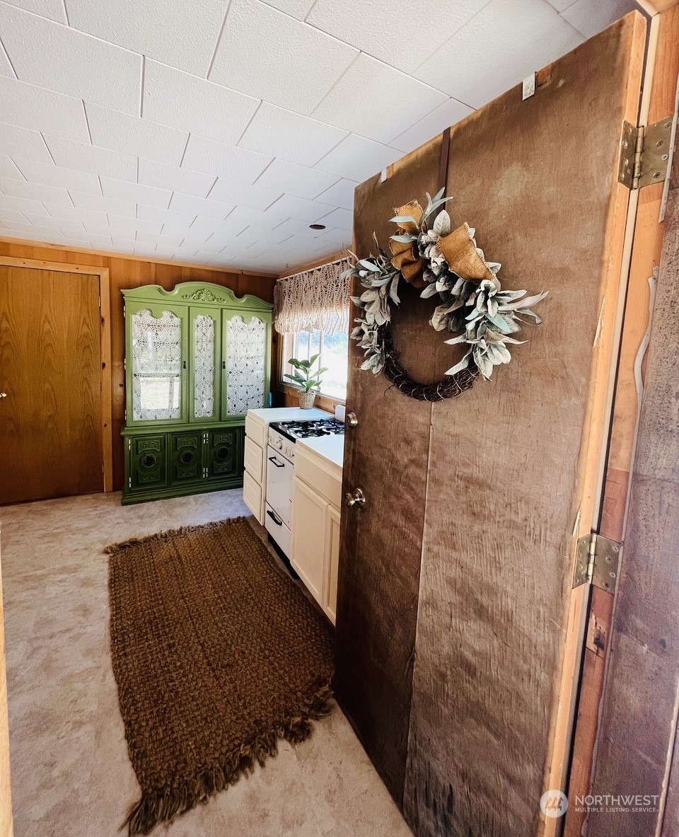 15 Turtle Run Road Tonasket, WA 98855 - Photo 4 of 34 a view of a entryway