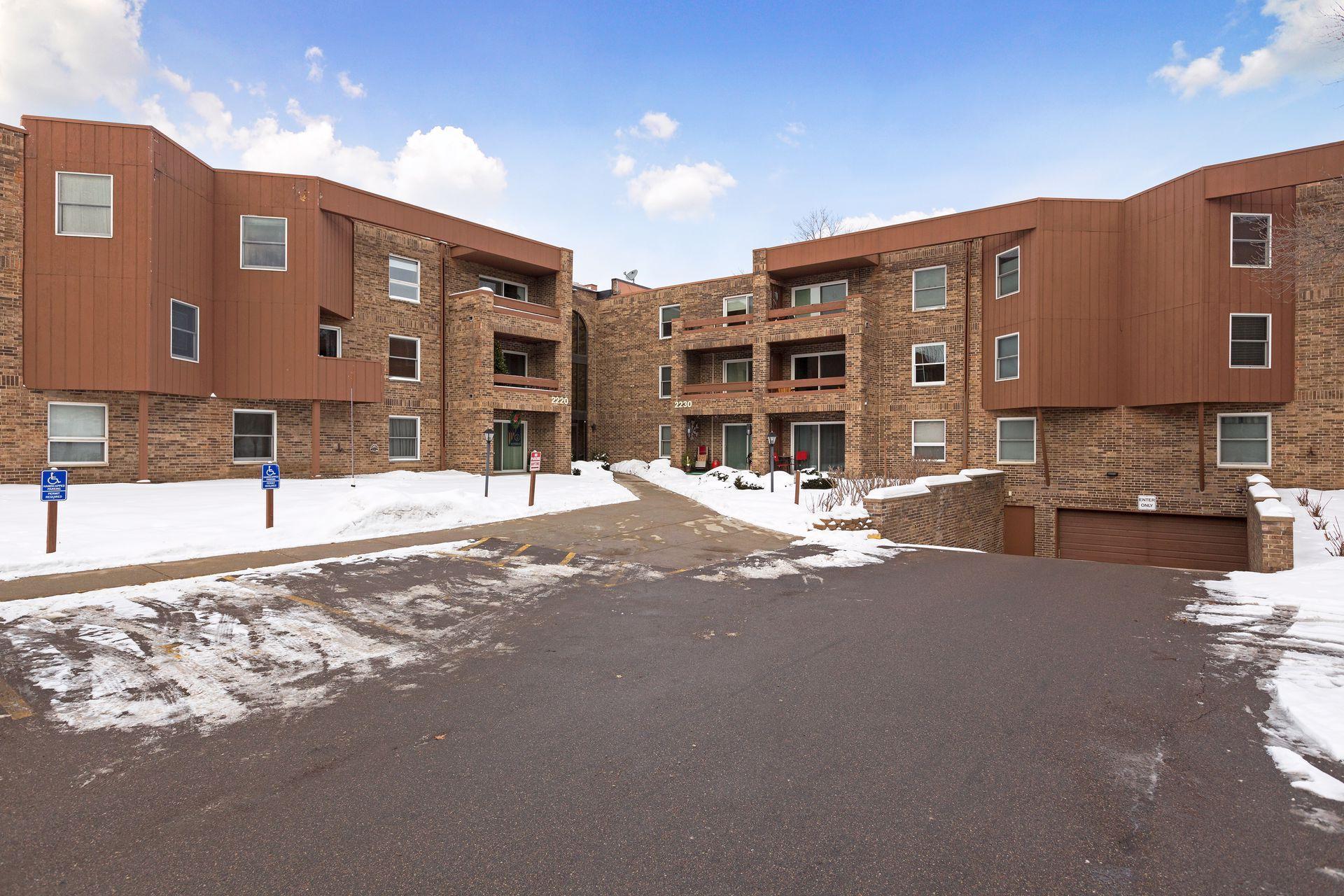 2230 Midland Grove Road, Unit 103 Roseville, MN 55113 - Photo 3 of 47 Gallery Image 3