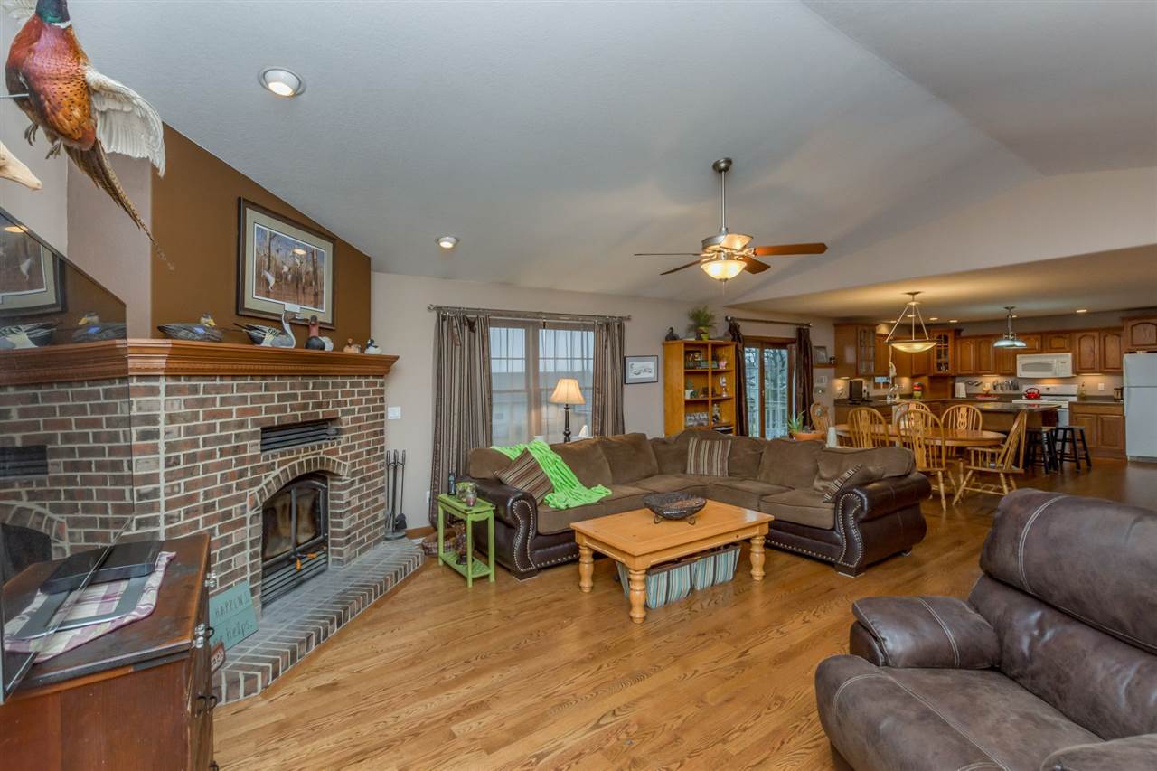 229 East Terrace Drive Center Point, IA 52213 - Photo 4 of 28 Gallery Image 4