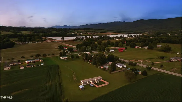 $250,000 | 1851 Corby Bridge Road, Chuckey, TN 37641