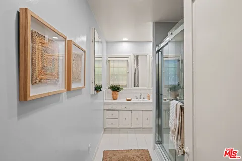 $1,650,000 | 637 North Detroit Street, Los Angeles, CA 90036