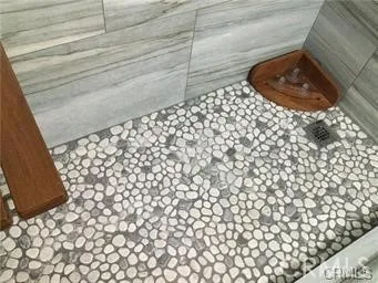 a bathroom with a toilet