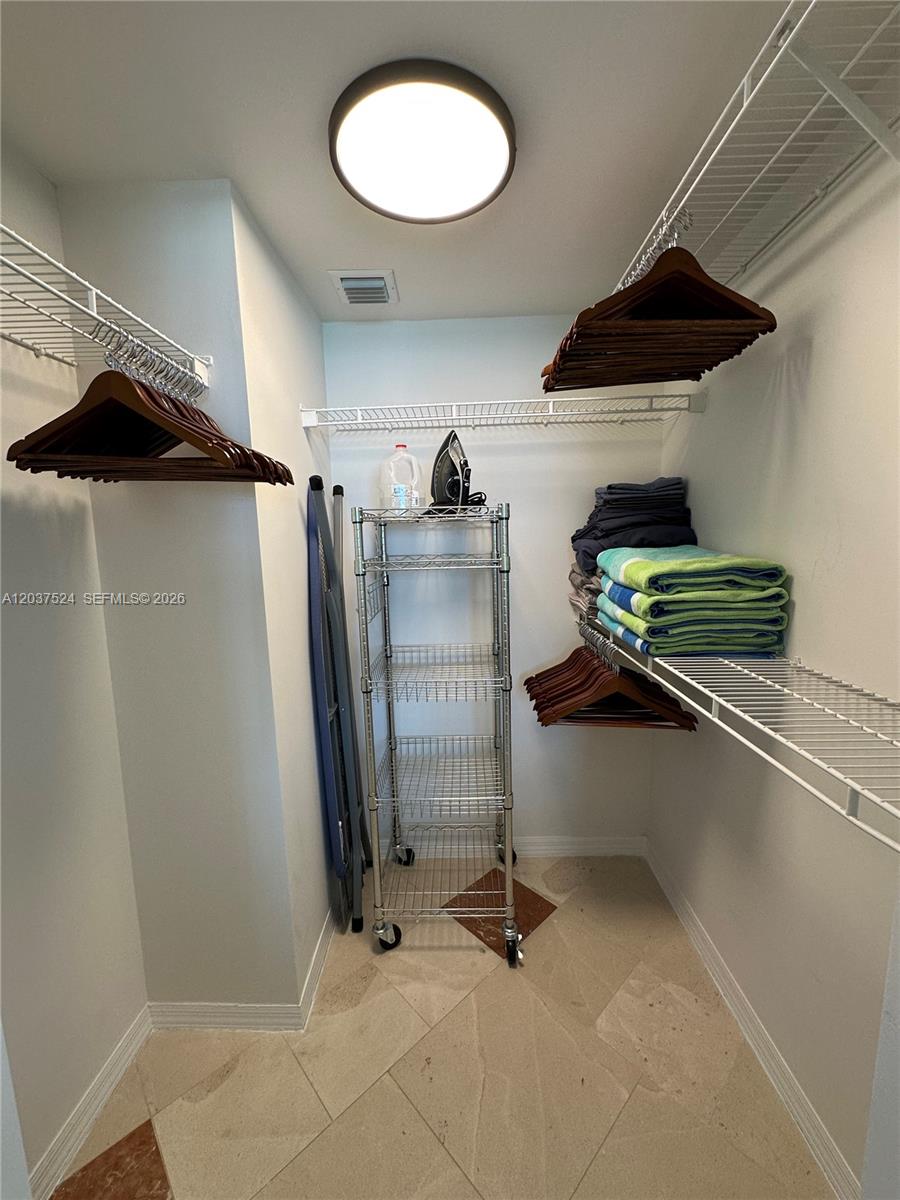 90 Alton Road, Unit 2809 Miami Beach, FL 33139 - Photo 10 of 28