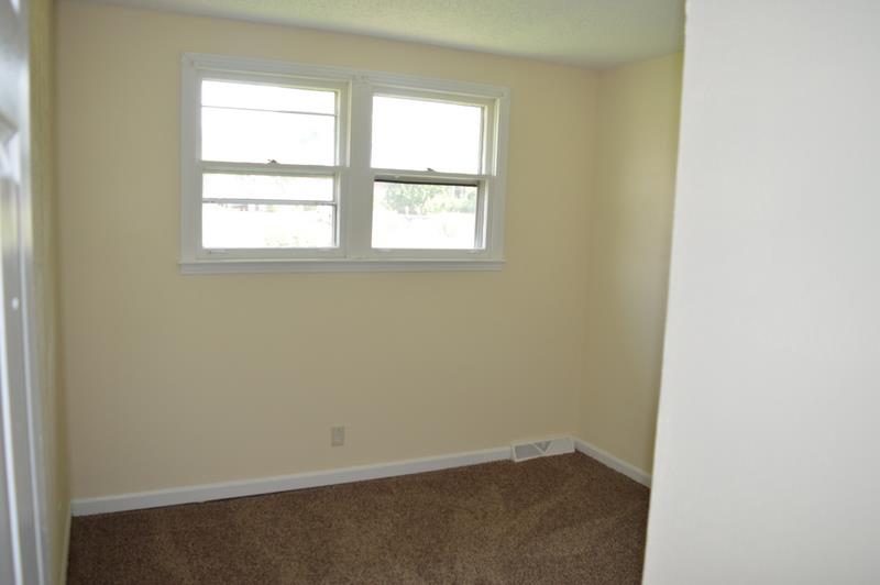 312 Copeland Road Clarksville, TN 37042 - Photo 6 of 10 an empty room with a window