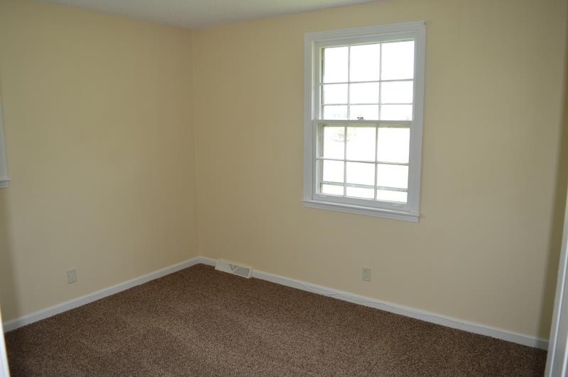 312 Copeland Road Clarksville, TN 37042 - Photo 7 of 10 an empty room with a window