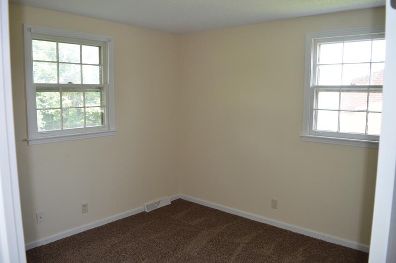 312 Copeland Road Clarksville, TN 37042 - Photo 8 of 10 an empty room with a window