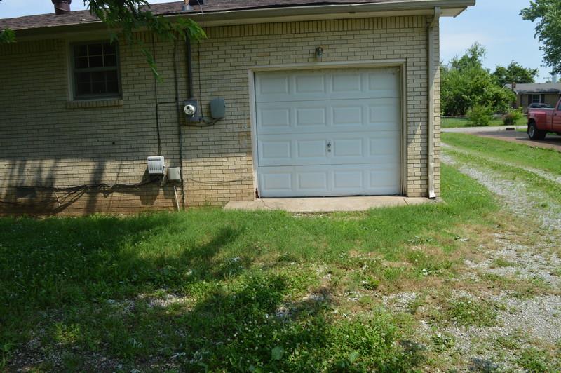 312 Copeland Road Clarksville, TN 37042 - Photo 9 of 10 a view of backyard of house with green space