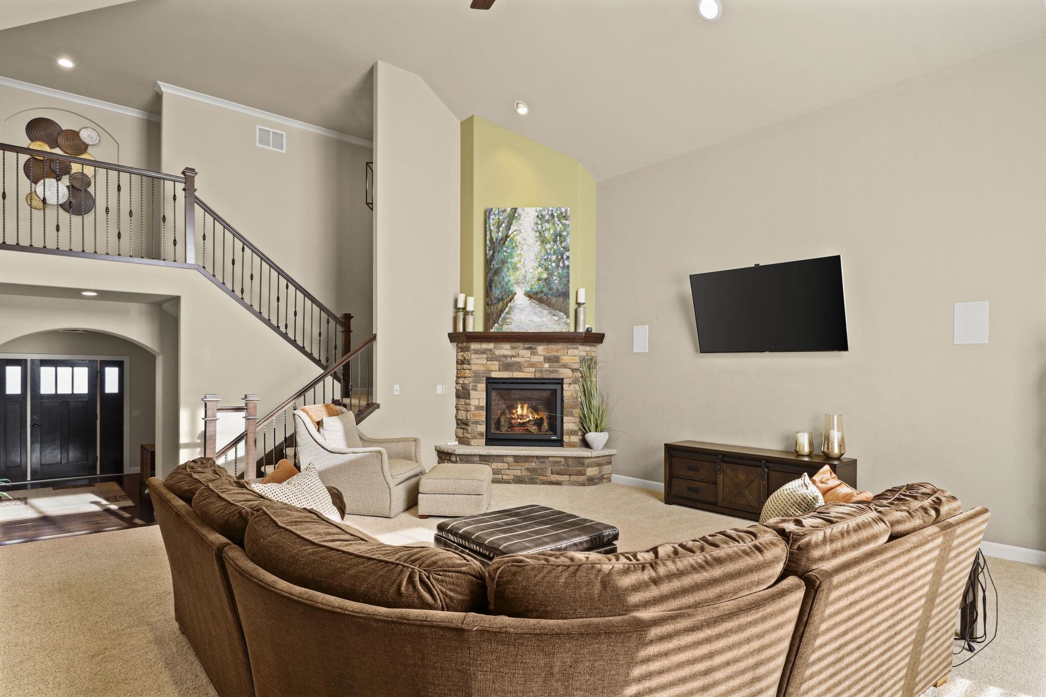 1014 Meadow Mist Road Middleton, WI 53562 - Photo 4 of 50