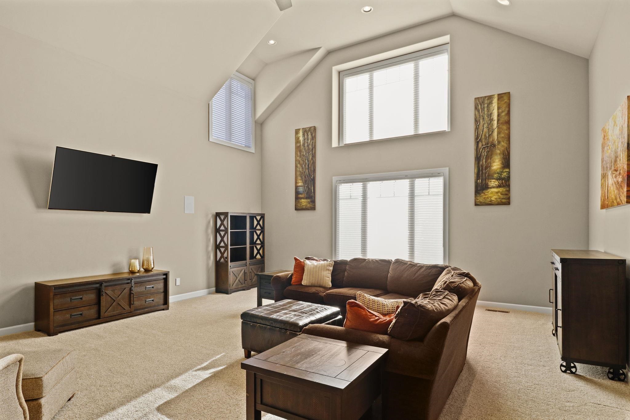 1014 Meadow Mist Road Middleton, WI 53562 - Photo 5 of 50