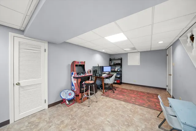 $4,300 | 5238 Pratt Avenue, Skokie, IL 60077