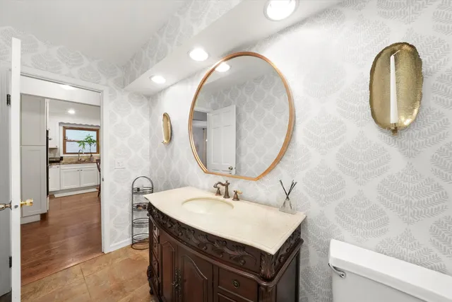 $4,300 | 5238 Pratt Avenue, Skokie, IL 60077