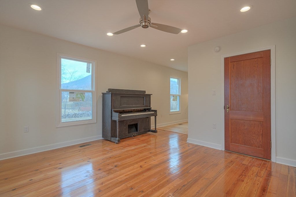 3090 Greenbriar Road Draper, VA 24324 - Photo 9 of 56 Gallery Image 9