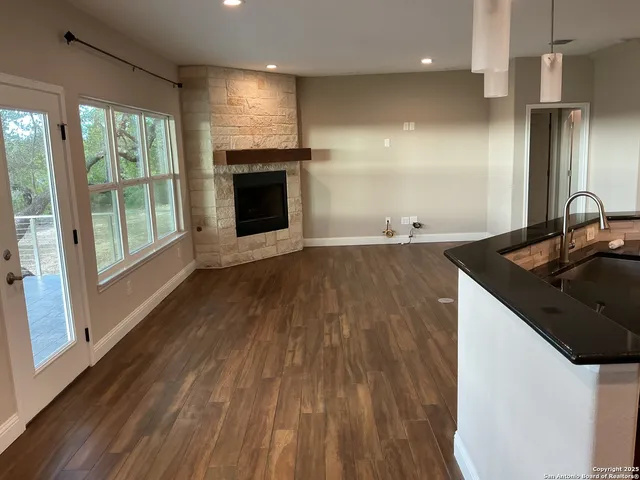 $750,000 | 1524 Freshwater Drive, Bulverde, TX 78163