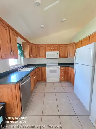 $1,800 | 216 Chicago Way Northeast, Lake Placid, FL 33852