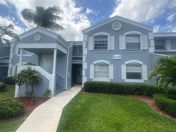$2,000 | 2005 Southeast 27th Drive, Unit 103, Homestead, FL 33035