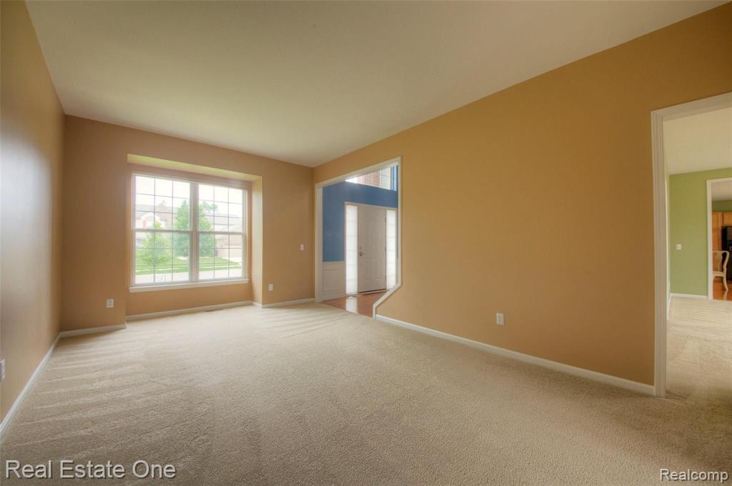 4293 Merriman Loop Howell, MI 48843 - Photo 8 of 34