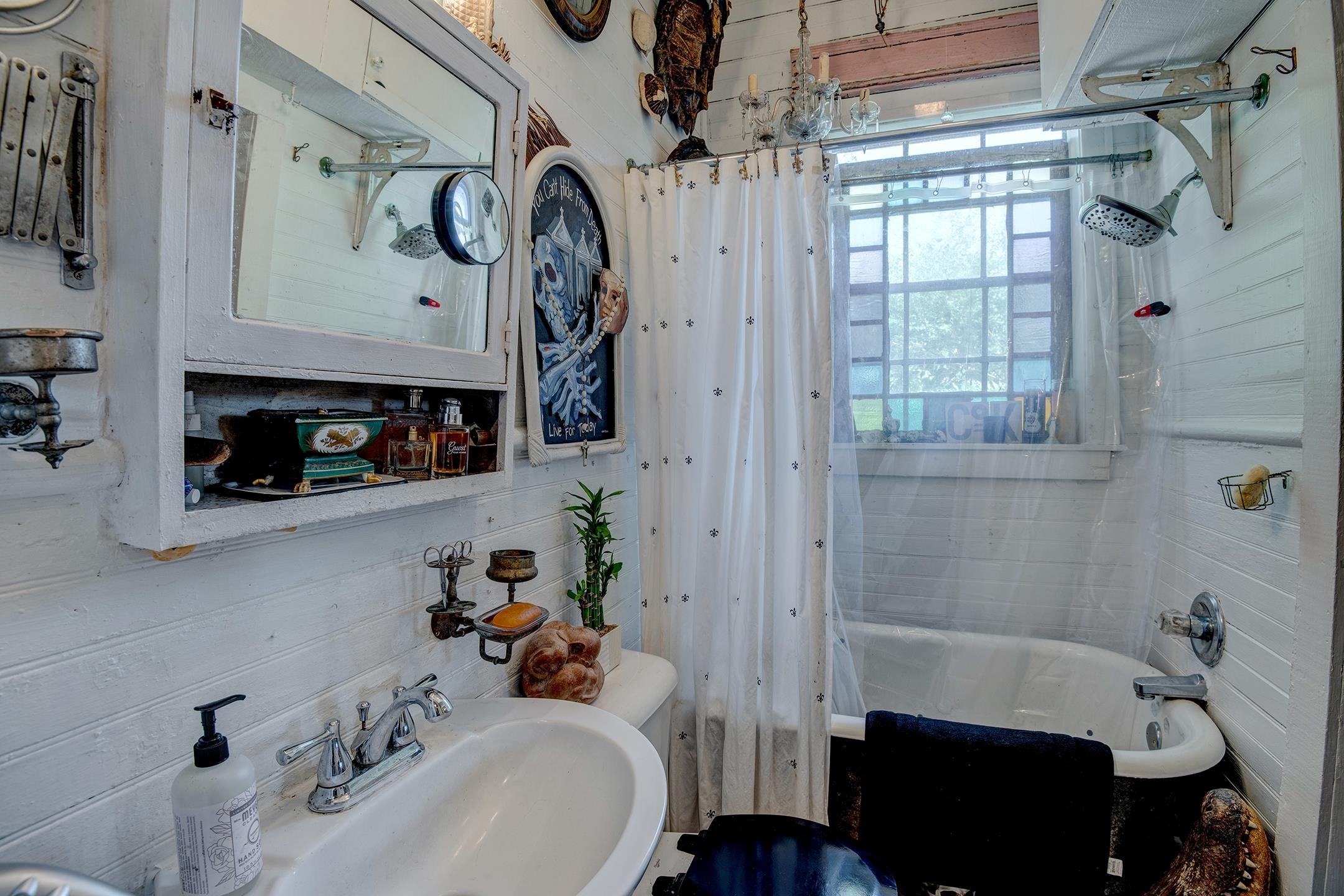 1011 Main Street Daphne, AL 36526 - Photo 25 of 42 Bathroom