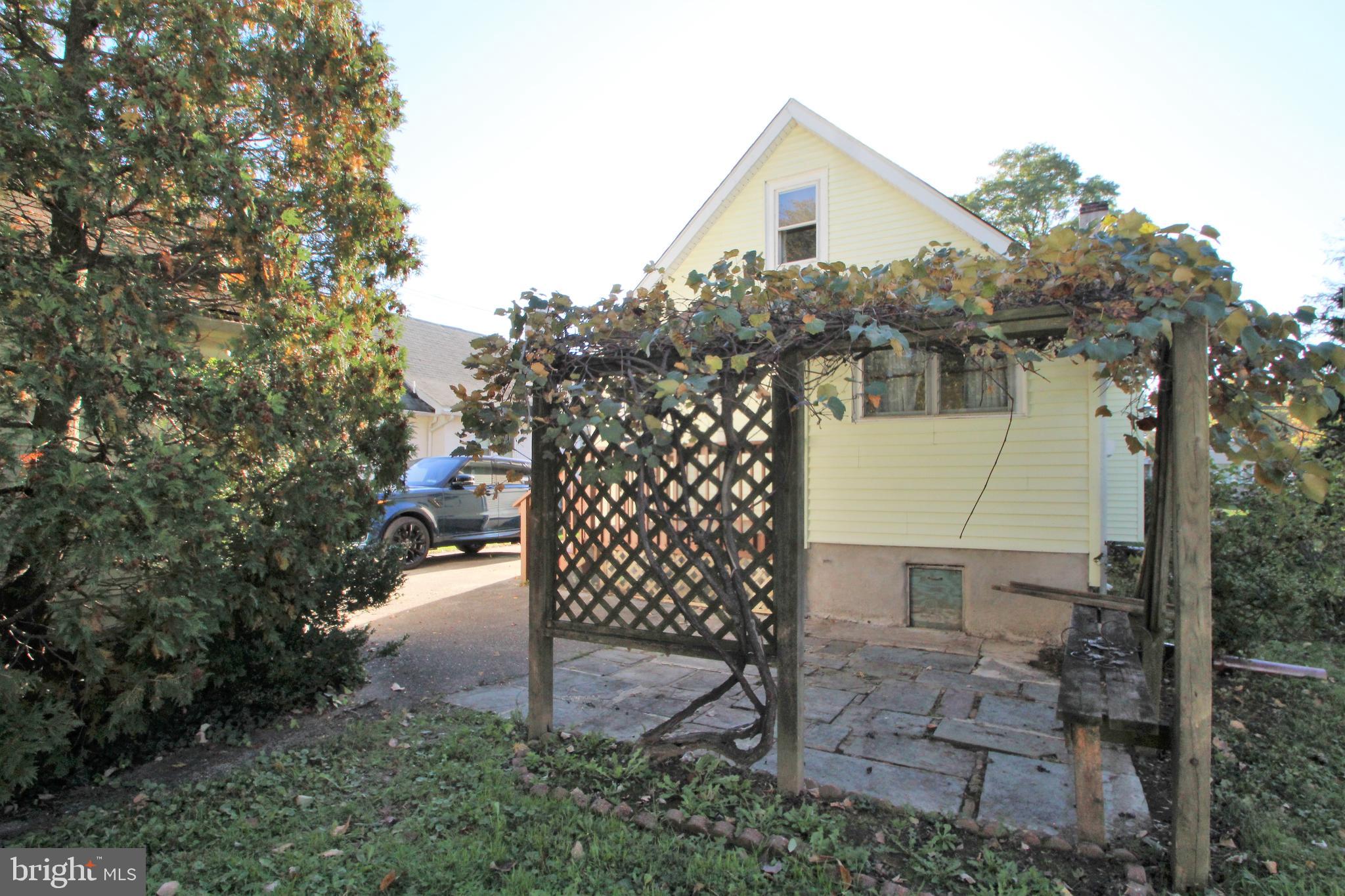 336 South Devon Avenue Wayne, PA 19087 - Photo 9 of 11 Patio