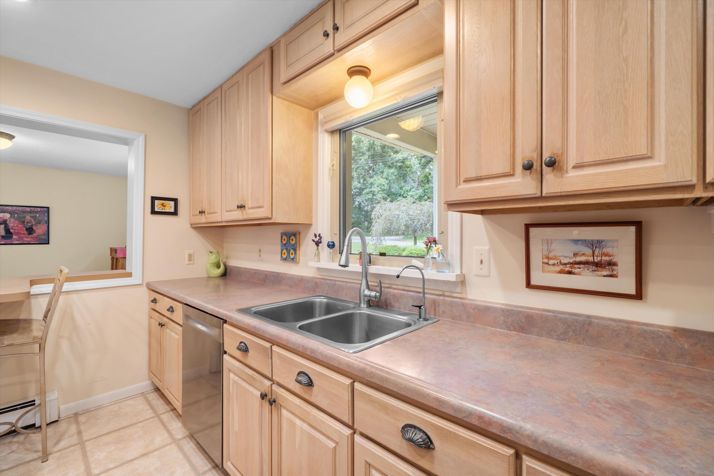 16009 Cavanaugh Lake Road Chelsea, MI 48118 - Photo 11 of 56 Kitchen