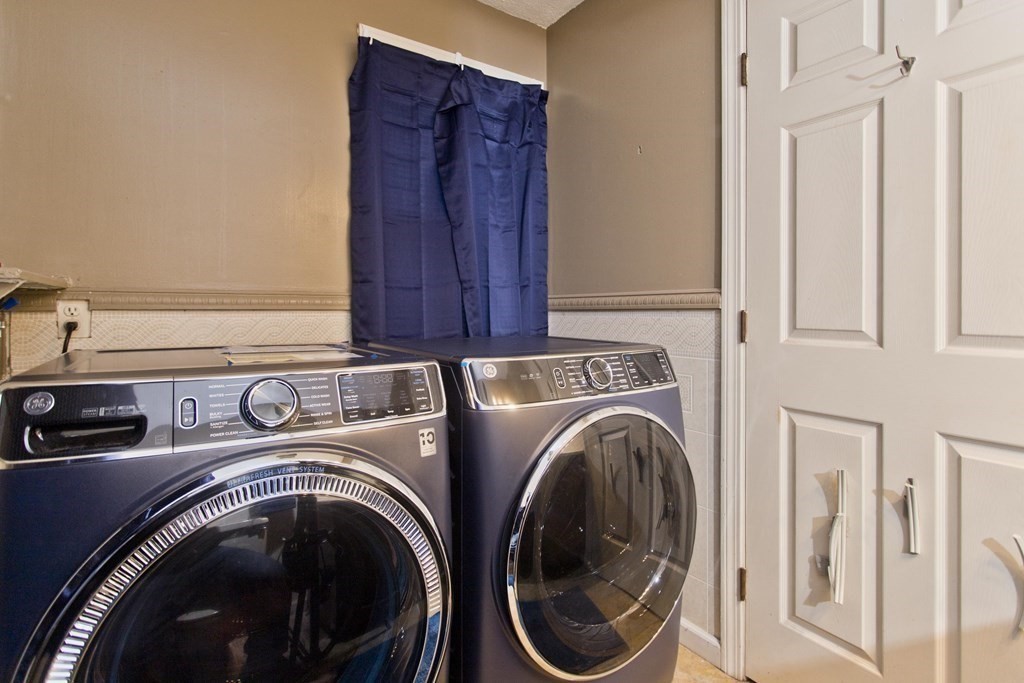21 Luden Street Springfield, MA 01118 - Photo 13 of 31 Gallery Image 13
