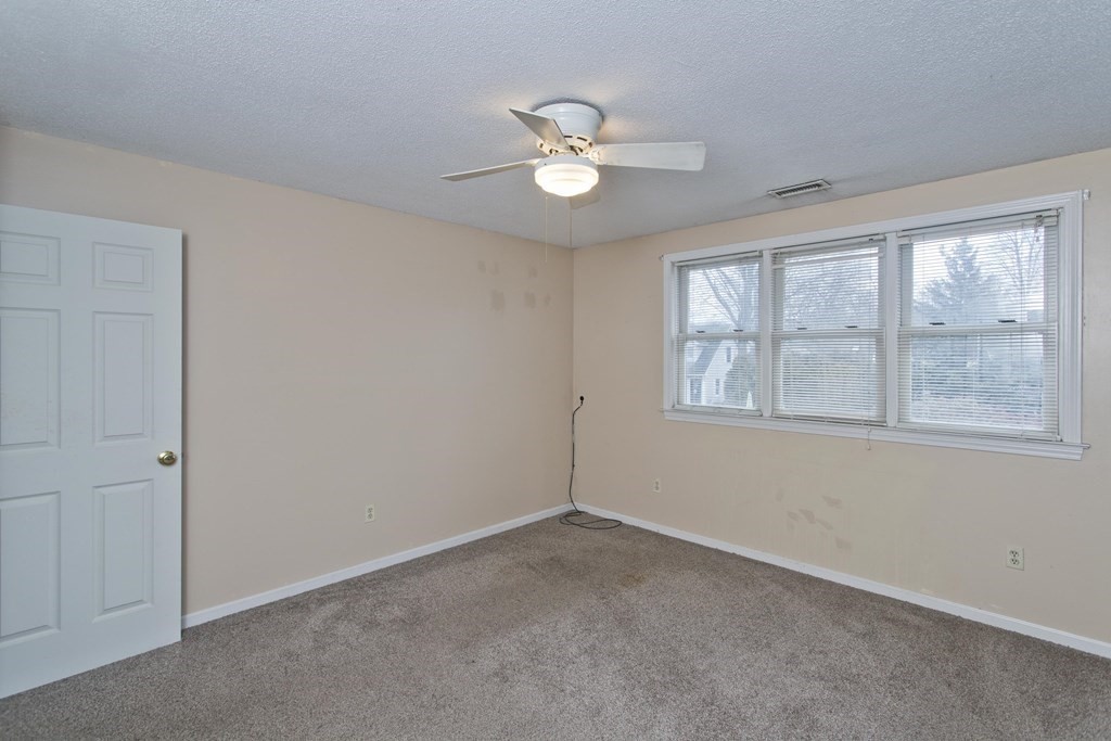 21 Luden Street Springfield, MA 01118 - Photo 17 of 31 Gallery Image 17