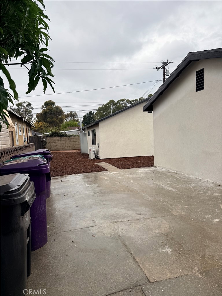 2101 West Canton Street Long Beach, CA 90810 - Photo 6 of 28