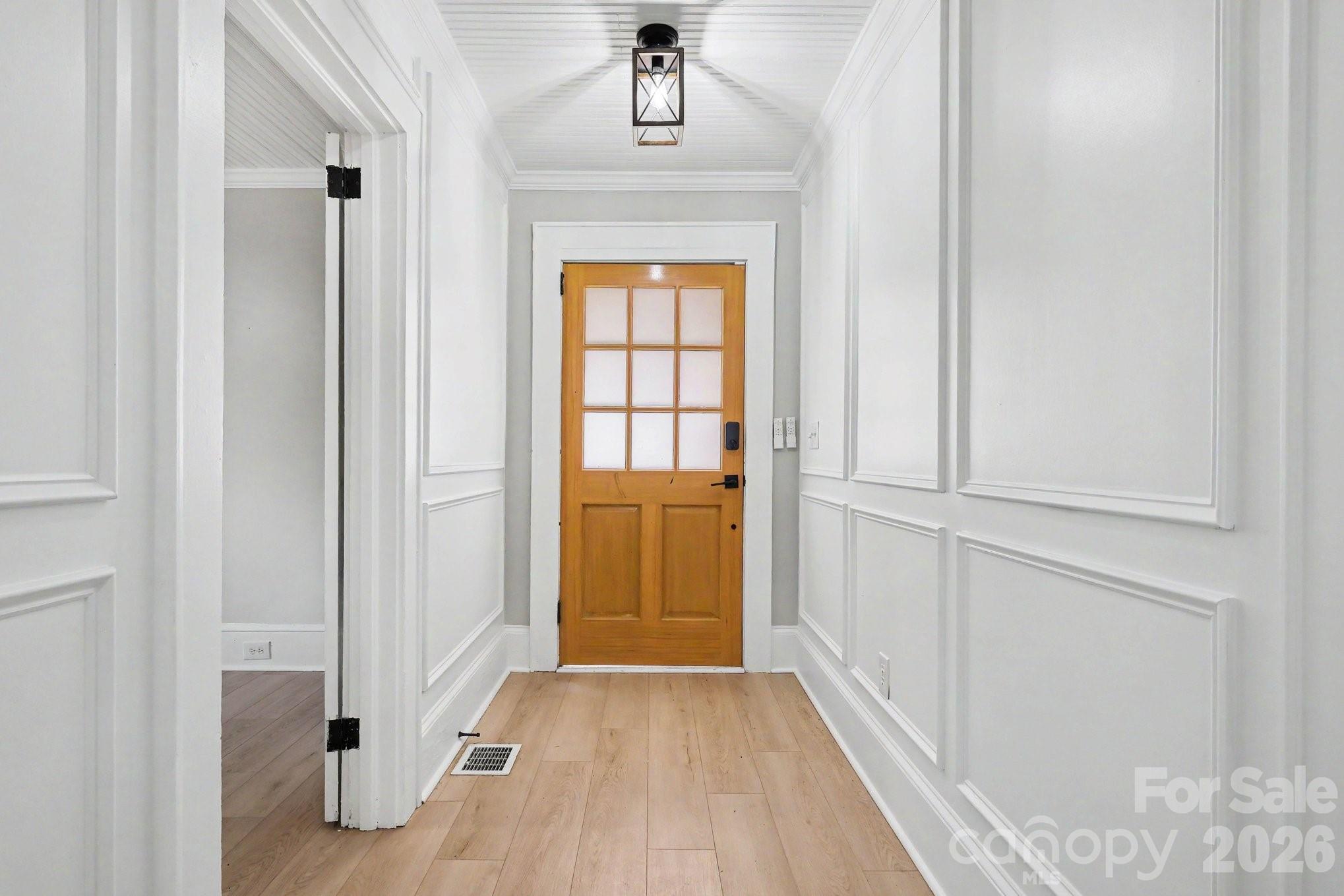 1601 Lawing Road Charlotte, NC 28216 - Photo 6 of 35 Gallery Image 6