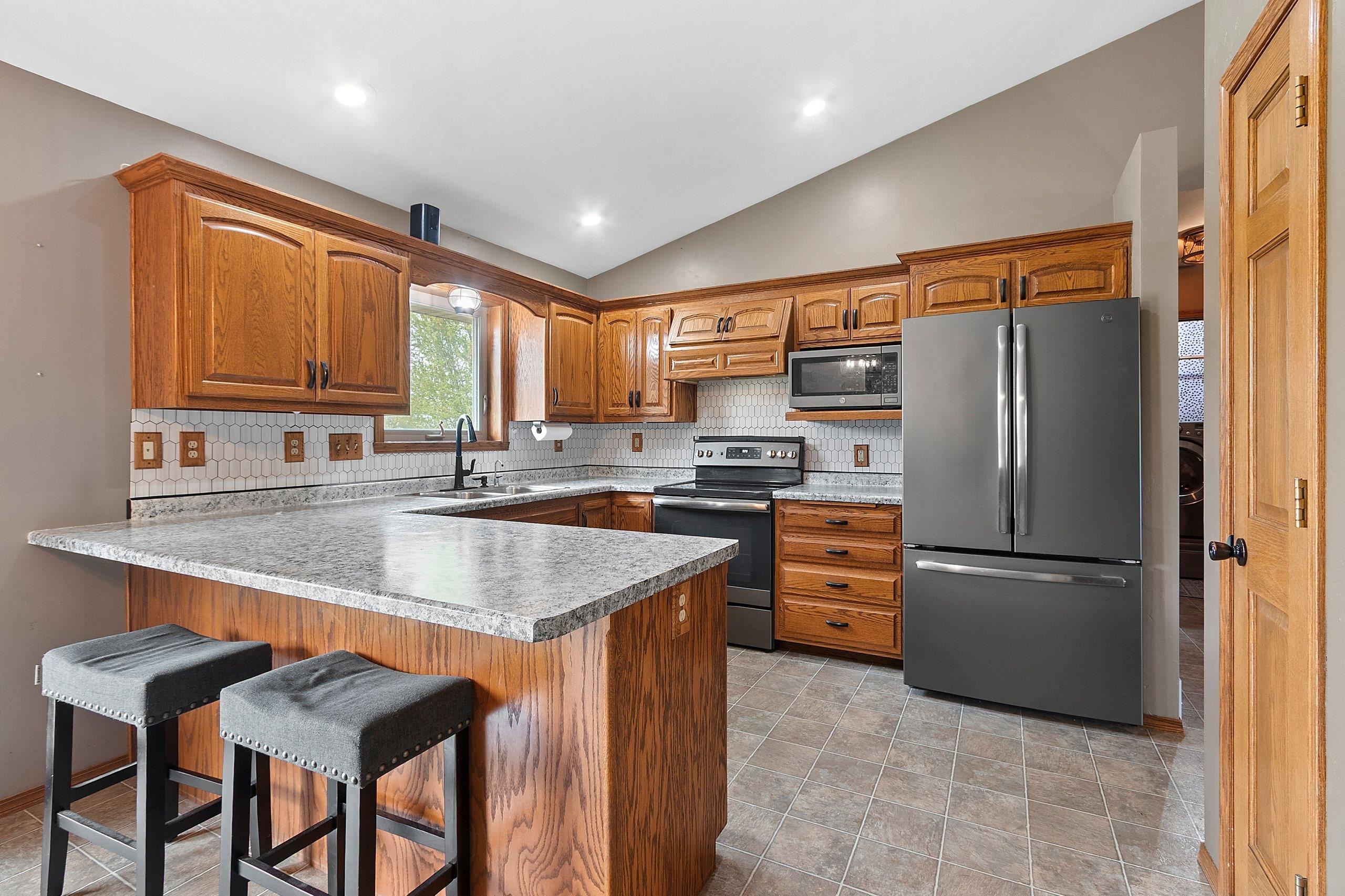 334 Falcon Circle Pulaski, WI 54162 - Photo 13 of 51
