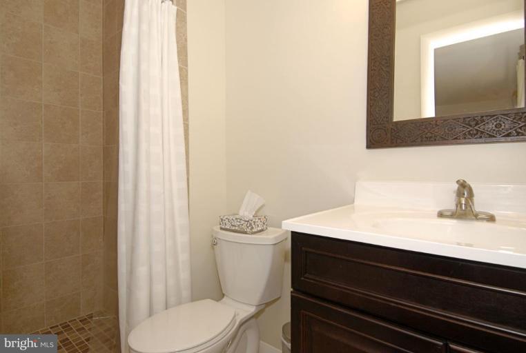 7841 Anson Court Springfield, VA 22152 - Photo 12 of 29 Master Bath