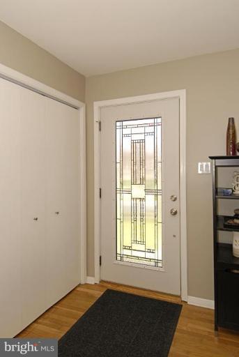 7841 Anson Court Springfield, VA 22152 - Photo 13 of 29 Entrance / Foyer