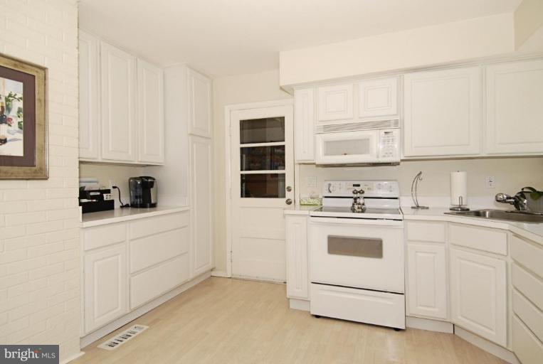 7841 Anson Court Springfield, VA 22152 - Photo 15 of 29 Kitchen #2