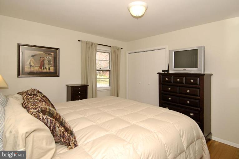 7841 Anson Court Springfield, VA 22152 - Photo 16 of 29 Master Bedroom #2