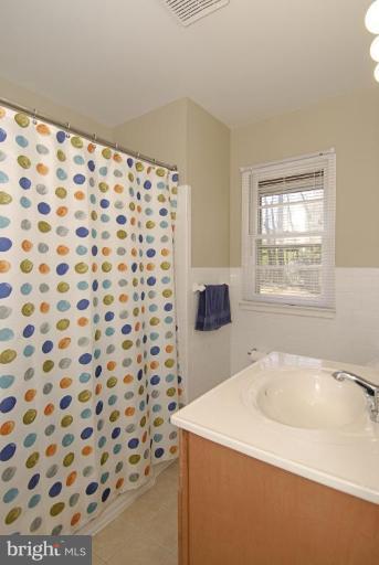 7841 Anson Court Springfield, VA 22152 - Photo 23 of 29 Bath #2