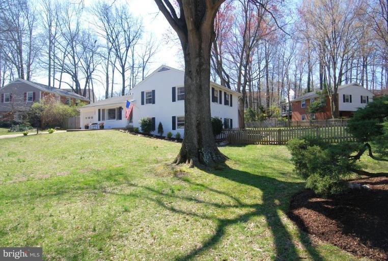 7841 Anson Court Springfield, VA 22152 - Photo 4 of 29 Exterior #2