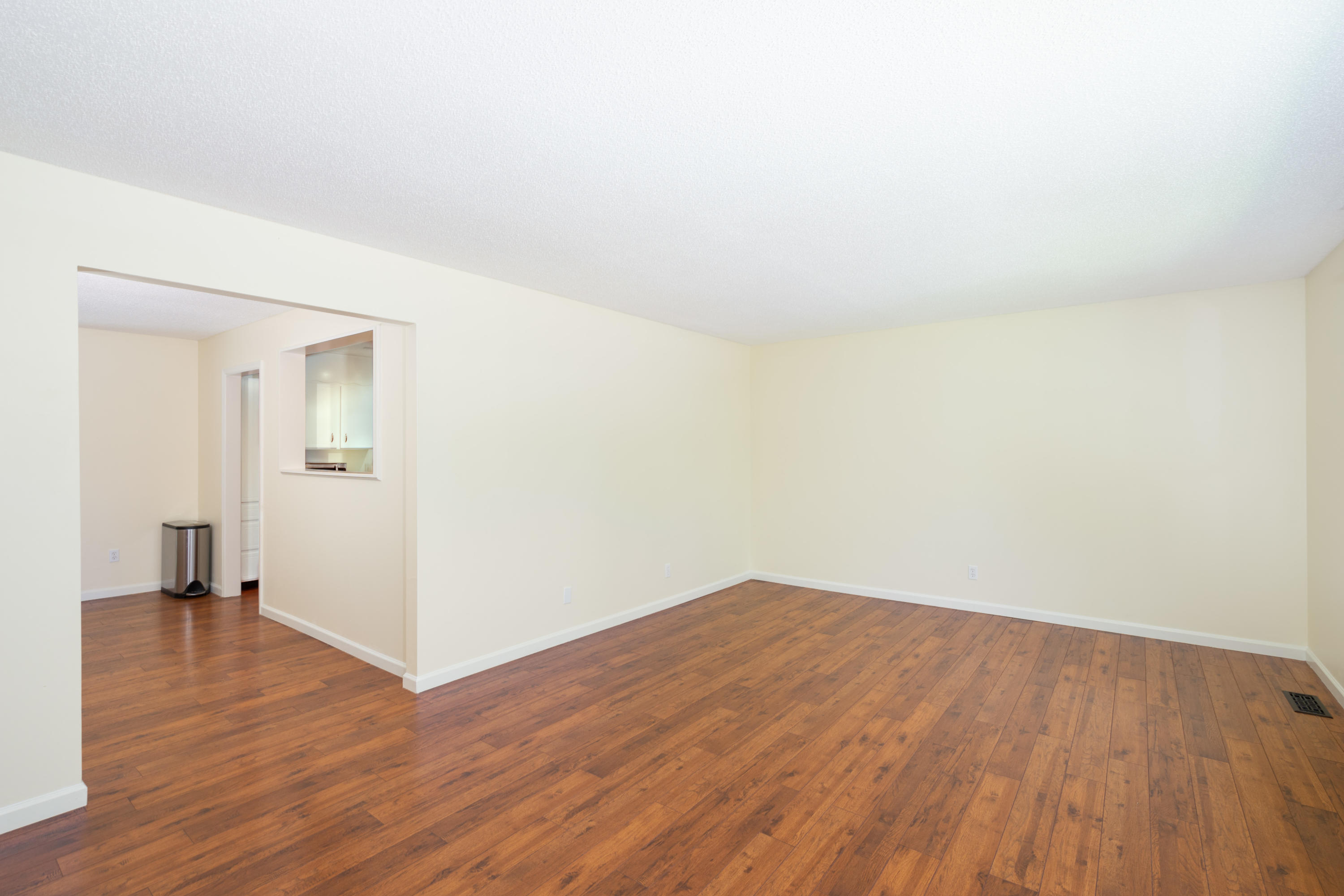 3242 Ardian Road Chattanooga, TN 37412 - Photo 8 of 28 Living Room