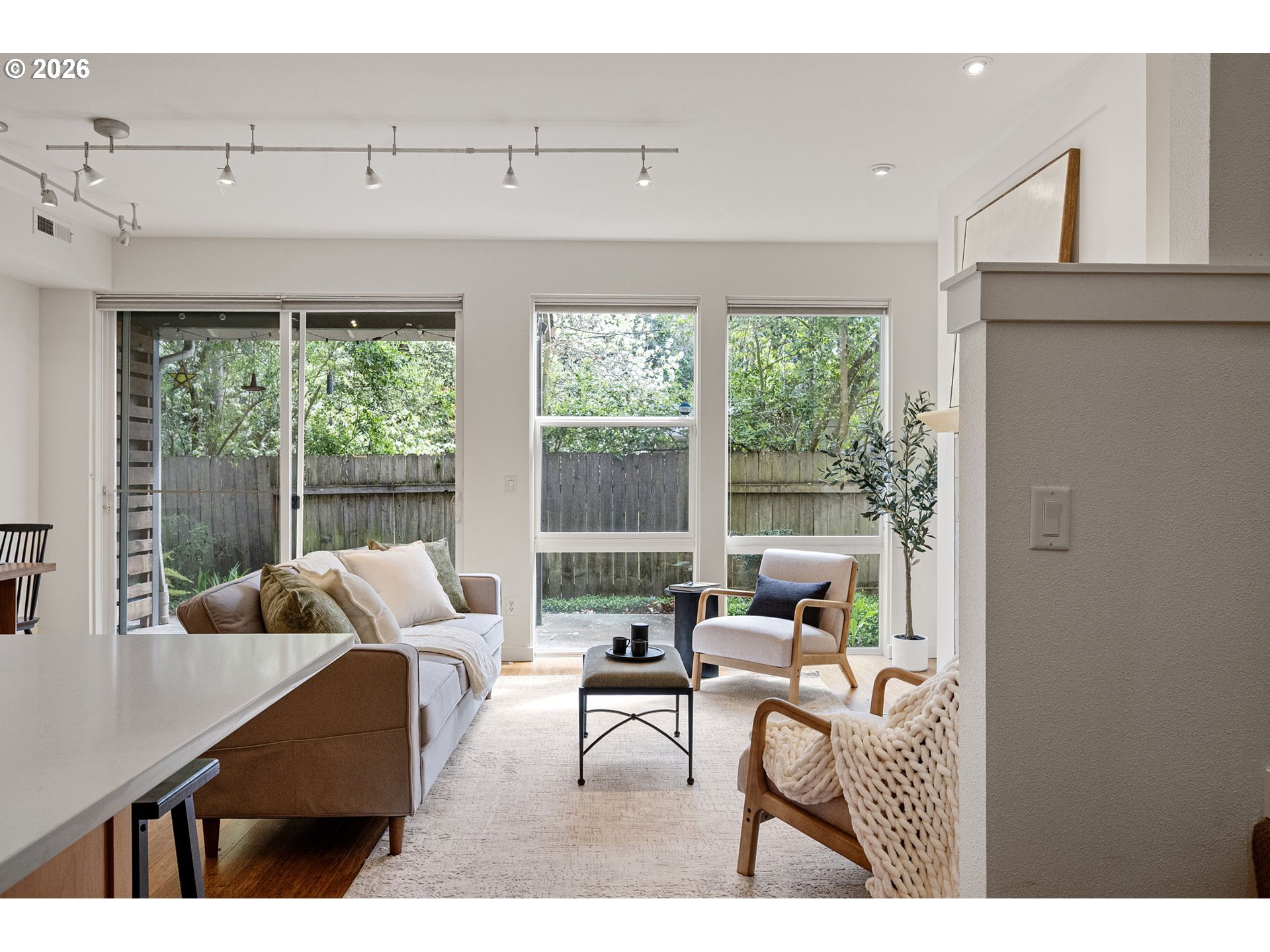 327 Rustic Place, Unit 35 Eugene, OR 97401 - Photo 18 of 48