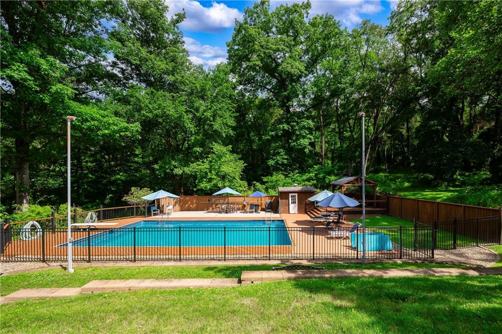 3871 Green Valley Road Pittsburgh, PA 15235 - Photo 40 of 50 25 x 40 Inground Pool