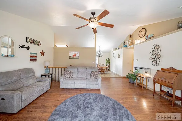 $544,000 | 11121 North 40 E Idaho Falls, Idaho Falls, ID 83401
