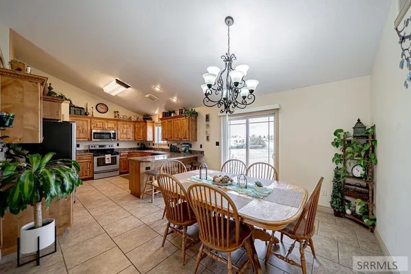 $544,000 | 11121 North 40 E Idaho Falls, Idaho Falls, ID 83401