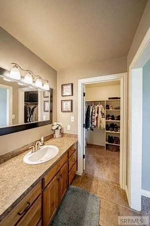 $544,000 | 11121 North 40 E Idaho Falls, Idaho Falls, ID 83401