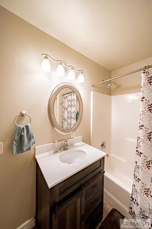 $544,000 | 11121 North 40 E Idaho Falls, Idaho Falls, ID 83401