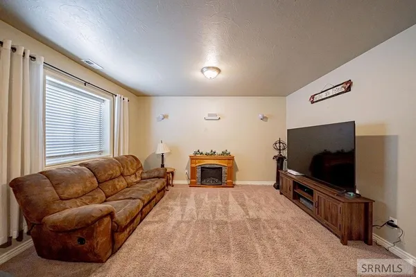 $544,000 | 11121 North 40 E Idaho Falls, Idaho Falls, ID 83401